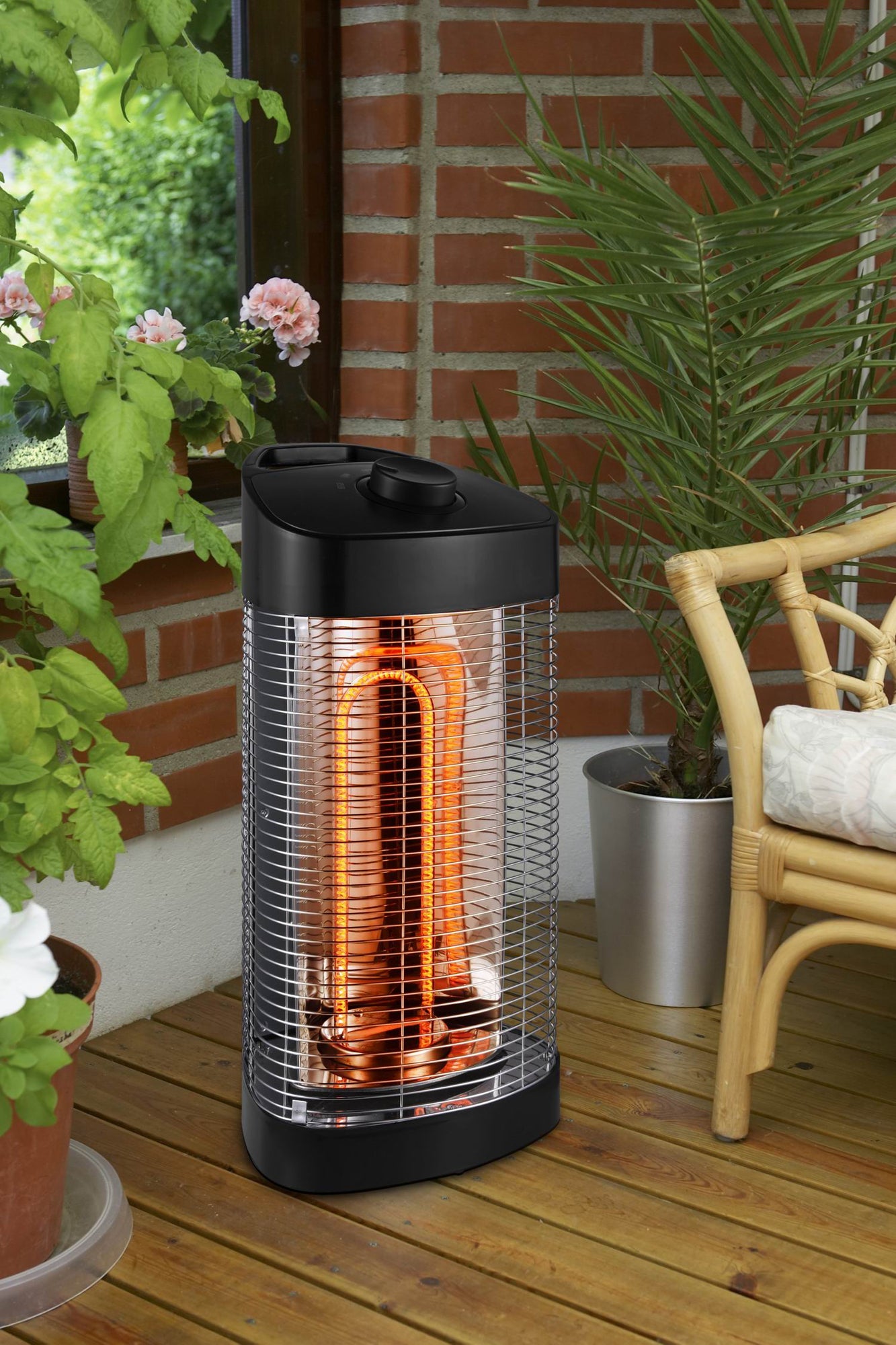 Energ+ Infrared Electric Portable Oscillating Patio Heater - HEA-1200MBLK|Radiateur de terrasse oscillant, portatif, électrique et à infrarouge Energ+ - HEA-1200MBLK