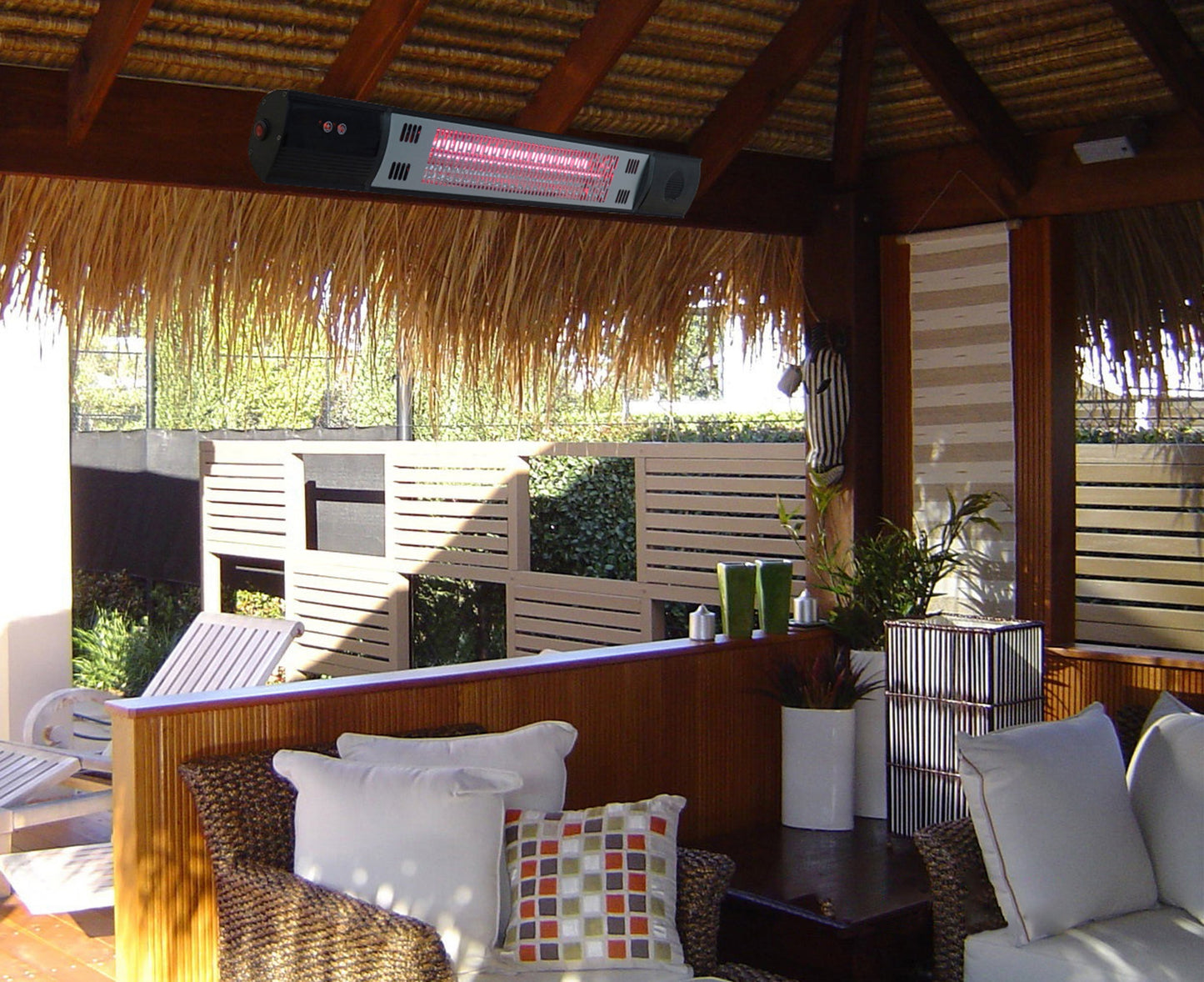 Energ+ Infrared Electric Wall-Mounted Patio Heater with Bluetooth Speaker - HEA-21590BT|Radiateur de terrasse mural électrique et à infrarouge Energ+ avec haut-parleur Bluetooth - HEA-21590BT