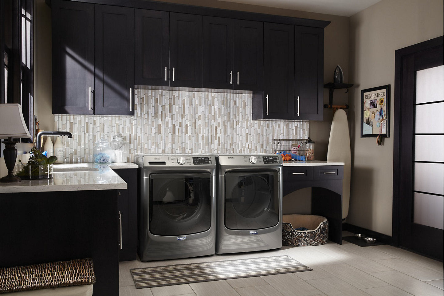 Maytag Front-Load 5.5 Cu. Ft. Washer with Extra Power and 7.3 Cu. Ft. Electric Steam Dryer - Slate|Laveuse frontale 5,5 pi3 avec Extra Power et sécheuse électrique vapeur 7,3 pi³ Maytag - ardoise|MAFL663C