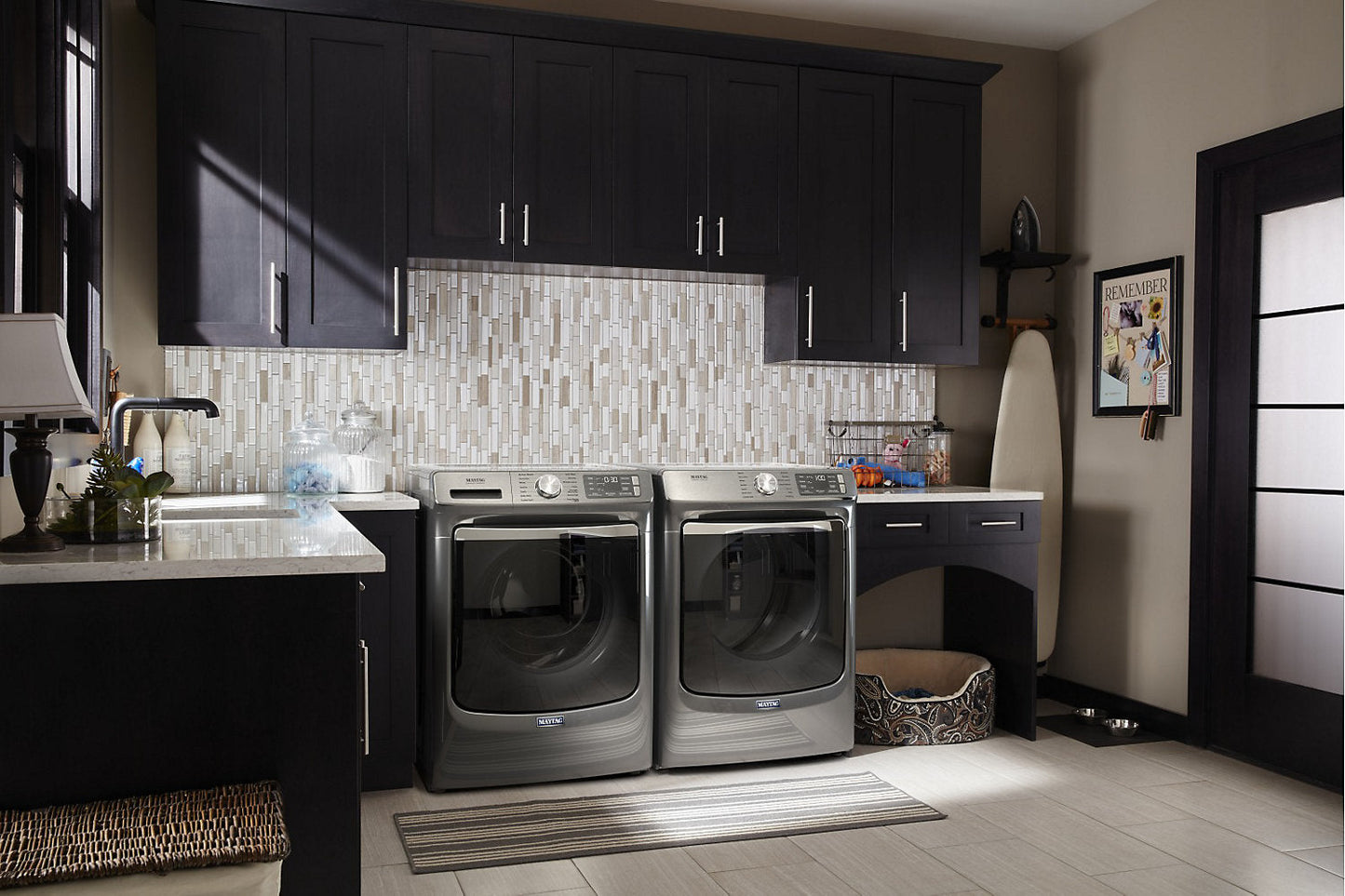 Maytag Front-Load 5.8 Cu. Ft. Smart Washer with Extra Power and 7.3 Cu. Ft. Electric Smart Dryer - Slate|Laveuse frontale 5,8 pi3 Extra Power et sécheuse électrique intelligente 7,3 pi³ Maytag - ardoise|MAFL863C