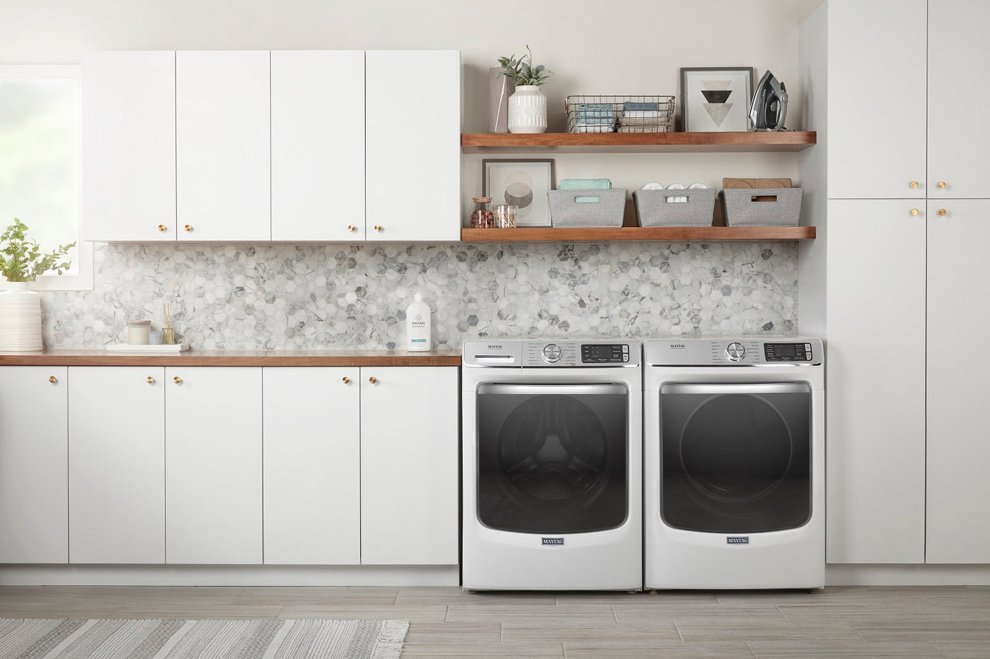Maytag 5.8 Cu. Ft. Smart Front-Load High-Efficiency Steam Washer - White - Stackable - MHW8630HW | Laveuse à la vapeur intelligente haute efficacité Maytag à chargement frontal de 5,8 pi³ - blanche -…