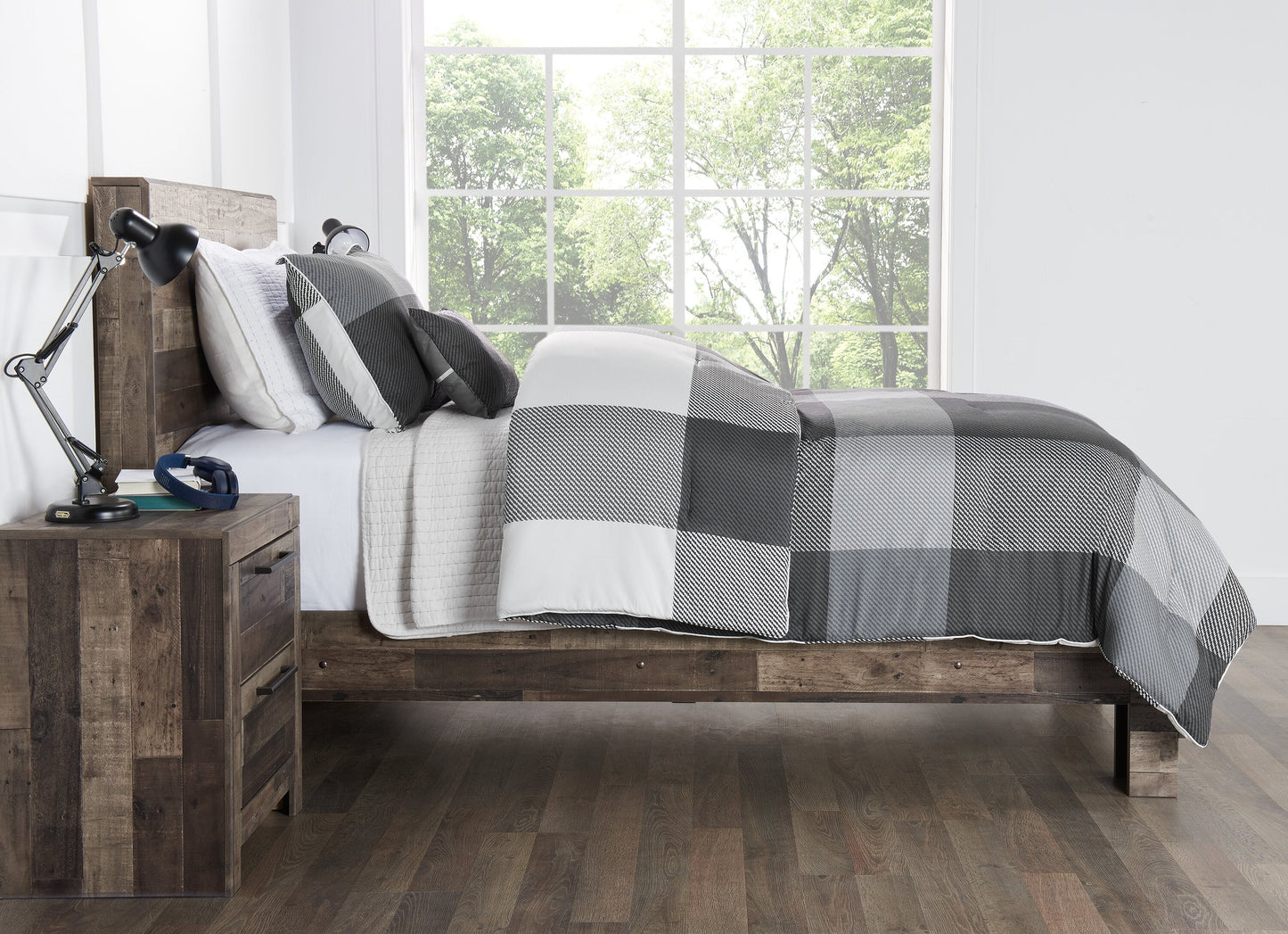 Charlie 4-Piece Full/Queen Comforter Set - Grey| Ensemble d'édredon Charlie 4 pièces pour lit double ou grand lit - gris | CHARL4FQ