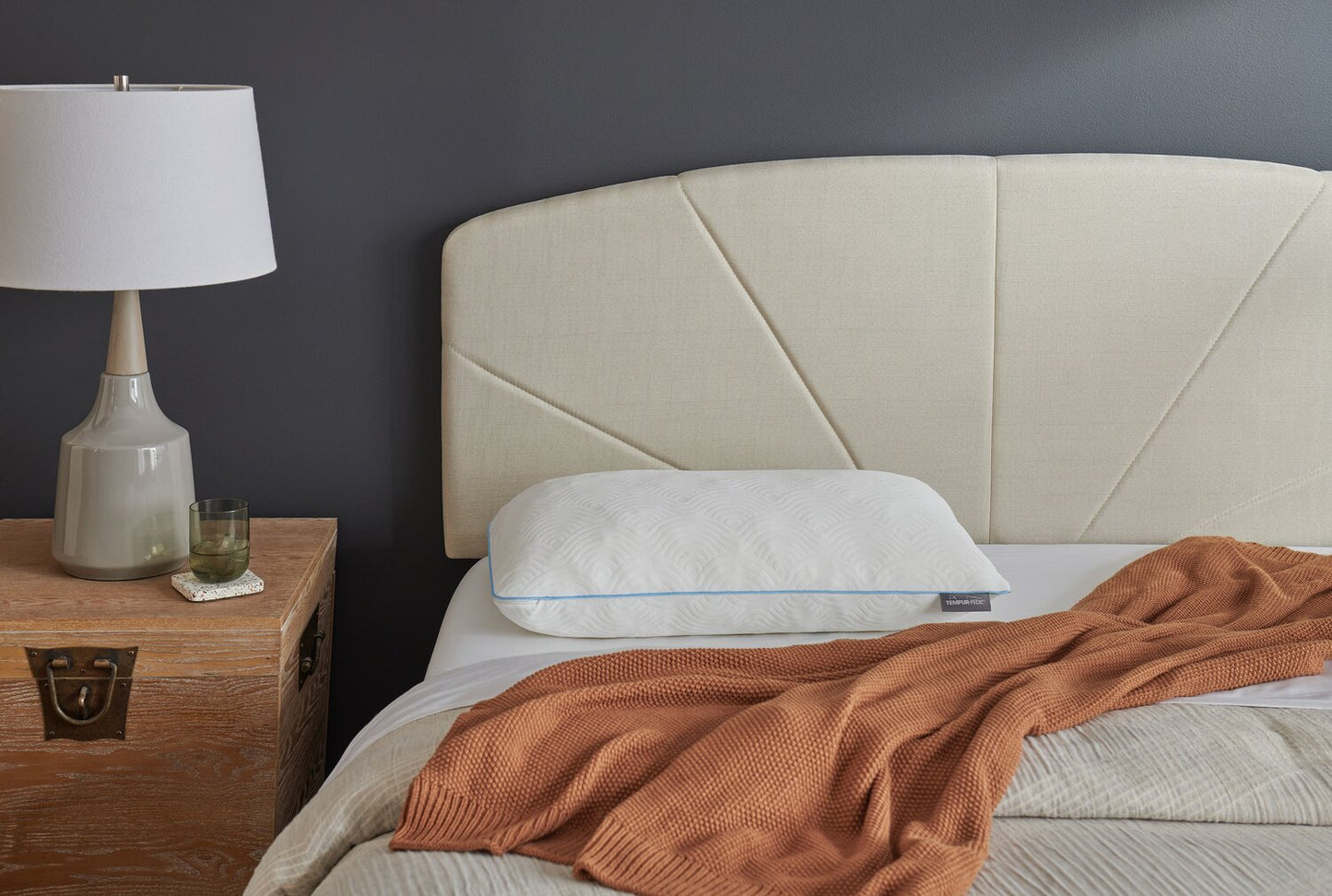Tempur-Pedic® TEMPUR-Essential™ Adjustable Pillow | Oreiller ajustable TEMPUR-EssentialMC de Tempur-PedicMD