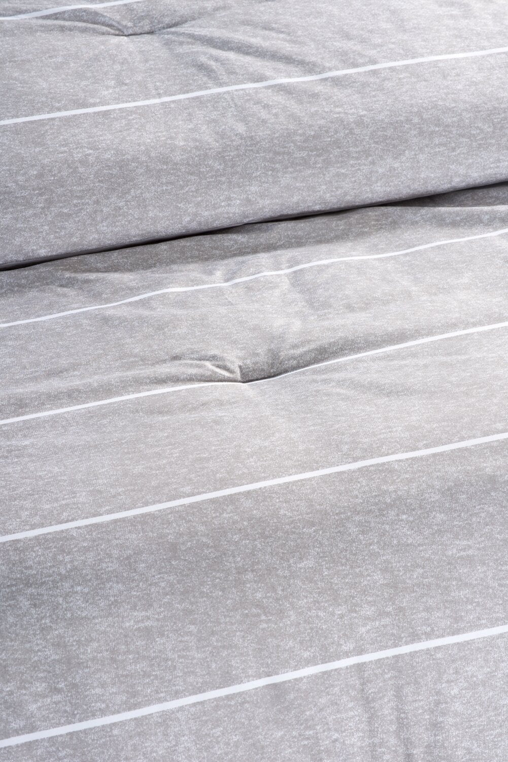 Stripes 3-Piece Full/Queen Comforter Set - Grey | Ensemble d'édredon Stripes 3 pièces pour lit double ou grand lit - gris | STRPE3FQ