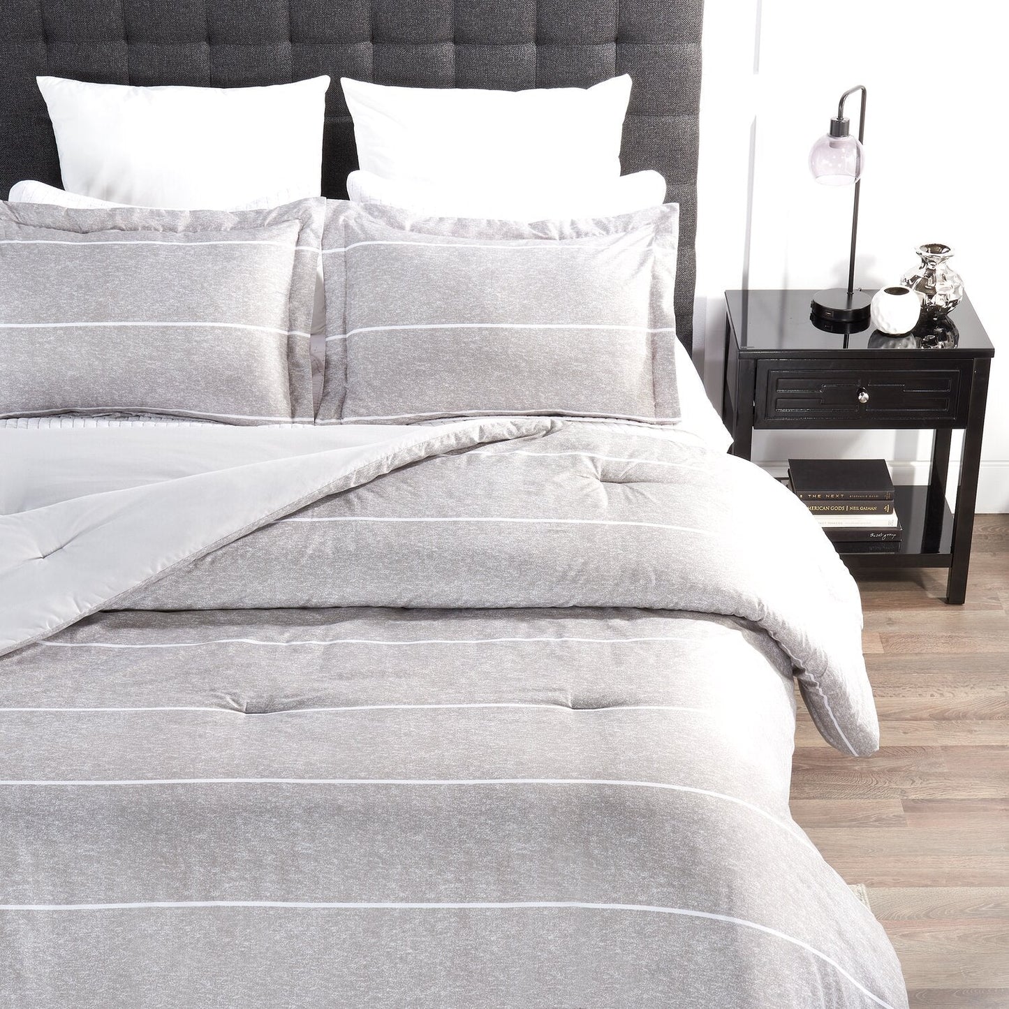 Stripes 3-Piece King Comforter Set - Grey| Ensemble d'édredon Stripes 3 pièces pour très grand lit - gris | STRPE3KG