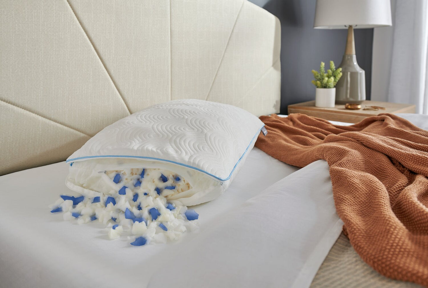 Tempur-Pedic® TEMPUR-Essential™ Adjustable Pillow | Oreiller ajustable TEMPUR-EssentialMC de Tempur-PedicMD