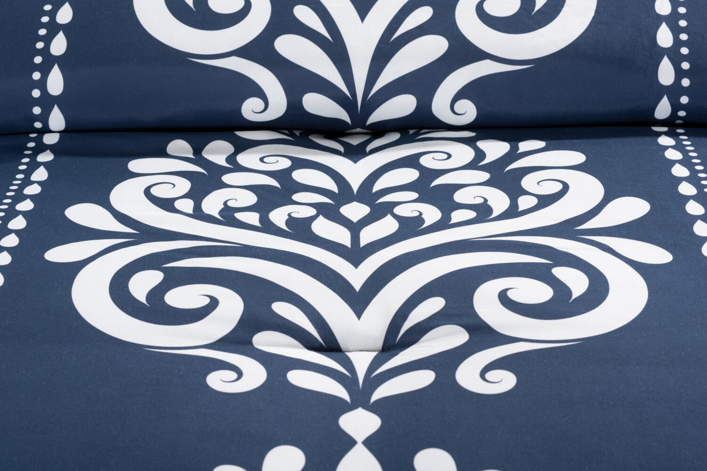 Navy Damask 3-Piece Full/Queen Comforter Set|Ensemble d'édredon Navy Damask 3 pièces pour lit double ou grand lit|NVYDM3FQ