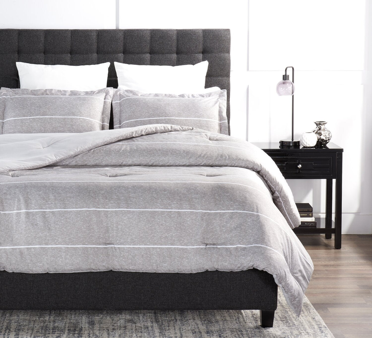 Stripes 3-Piece King Comforter Set - Grey| Ensemble d'édredon Stripes 3 pièces pour très grand lit - gris | STRPE3KG