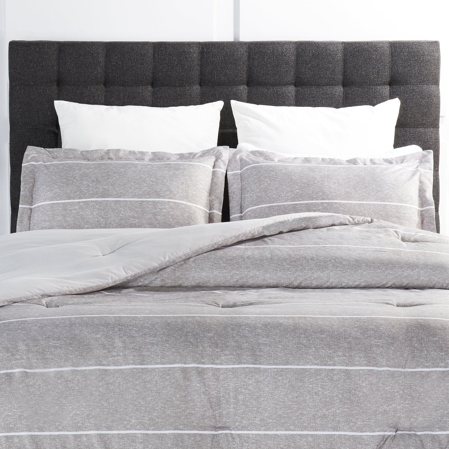 Stripes 3-Piece King Comforter Set - Grey| Ensemble d'édredon Stripes 3 pièces pour très grand lit - gris | STRPE3KG
