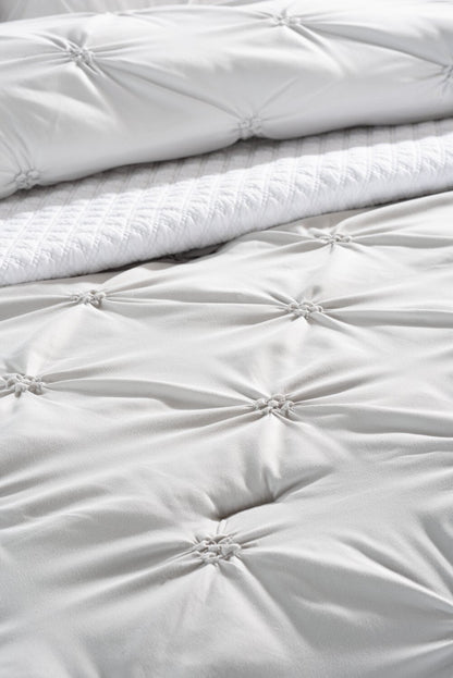 Brianna Light Grey 3-Piece Full/Queen Comforter Set|Ensemble d'édredon Brianna 3 pièces gris clair pour lit double ou grand lit|BRILG3FQ