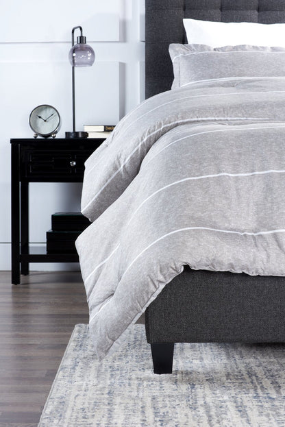 Stripes 3-Piece Full/Queen Comforter Set - Grey | Ensemble d'édredon Stripes 3 pièces pour lit double ou grand lit - gris | STRPE3FQ