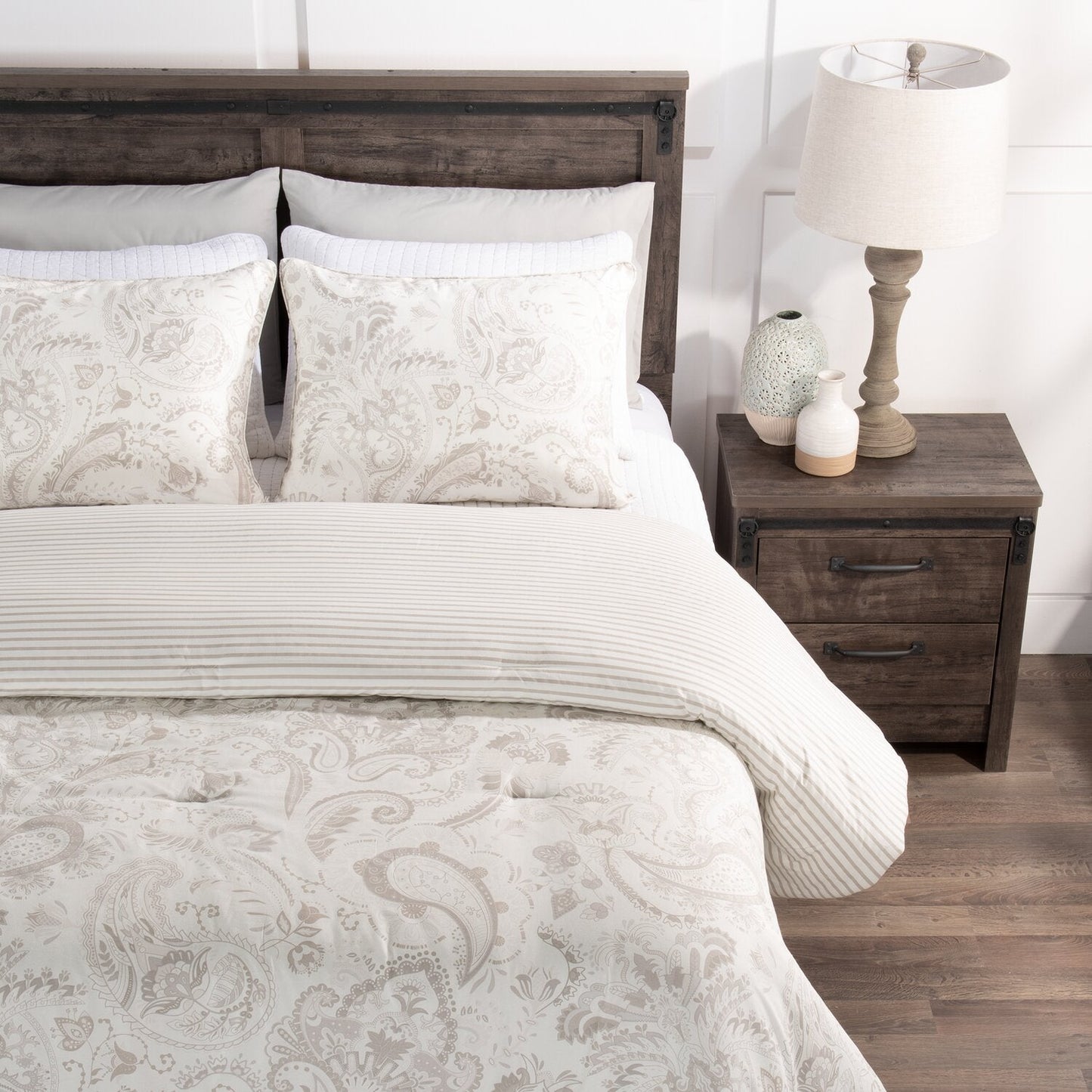 Indie Paisley 3-Piece Full/Queen Comforter Set - White|Ensemble d'édredon Indie Paisley 3 pièces pour lit double ou grand lit - blanc|PAISL3FQ