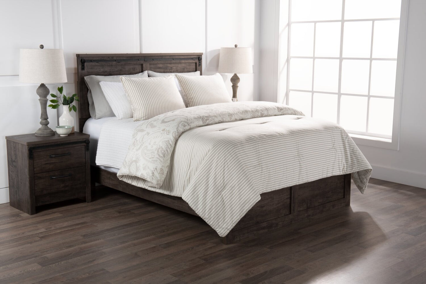 Indie Paisley 3-Piece Full/Queen Comforter Set - White|Ensemble d'édredon Indie Paisley 3 pièces pour lit double ou grand lit - blanc|PAISL3FQ