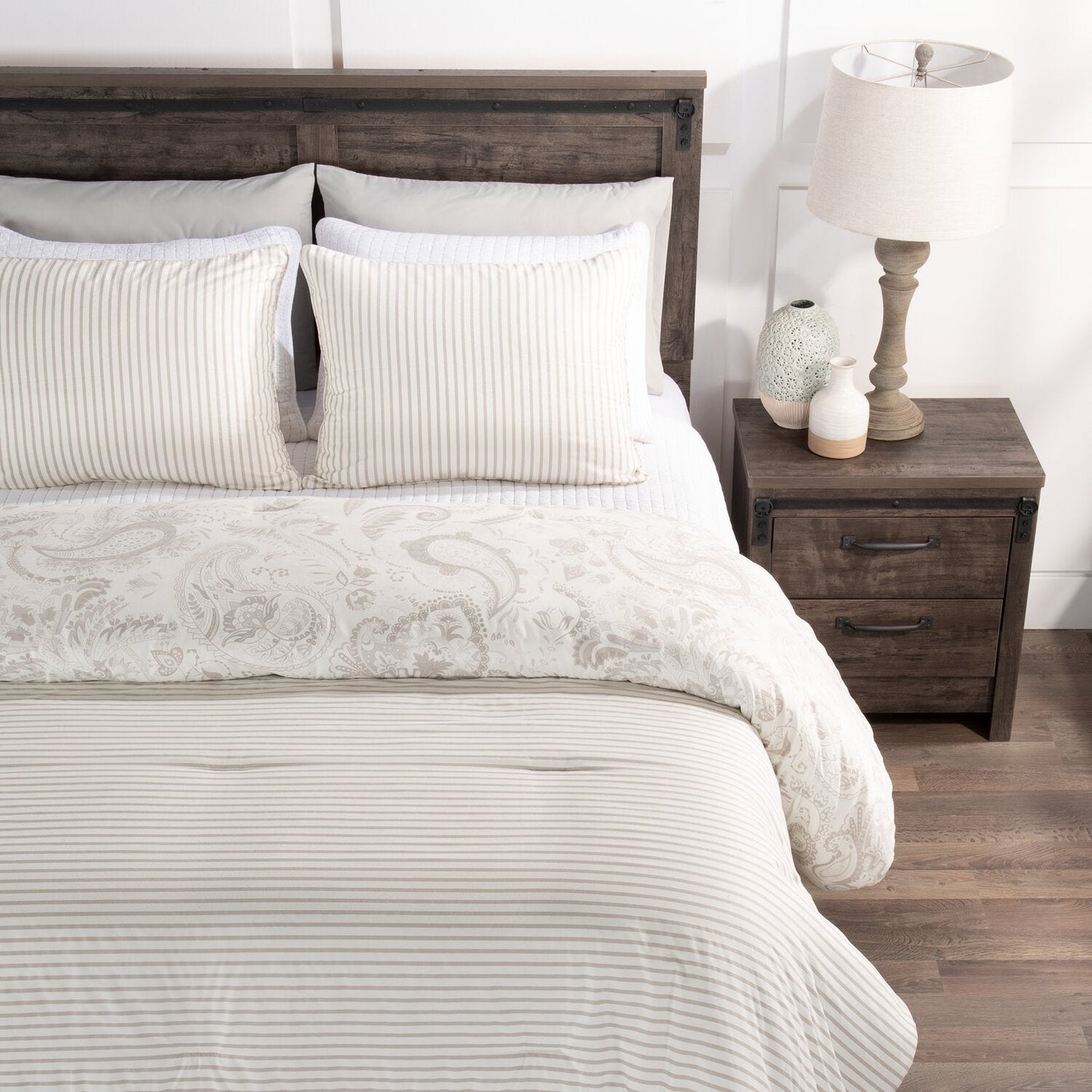 Indie Paisley 3-Piece Full/Queen Comforter Set - White|Ensemble d'édredon Indie Paisley 3 pièces pour lit double ou grand lit - blanc|PAISL3FQ